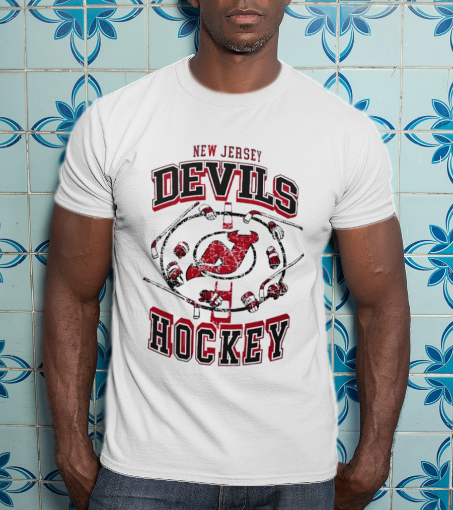 New Jersey Devils Hockey Distressed Vintage Style NHL Fan Gear T-Shirt