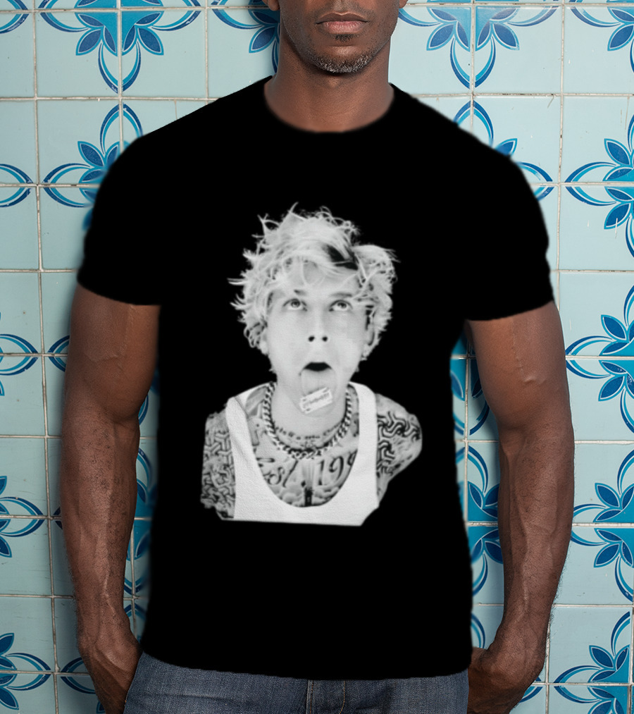 Machine Gun Kelly 1990 Blonde Hair Razor Tongue Tattoo Styling T-Shirt