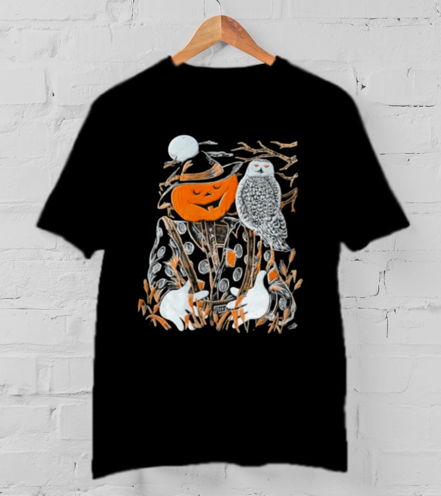 Pumpkin Head Scarecrow Snowy Owl Halloween Scene T-Shirt