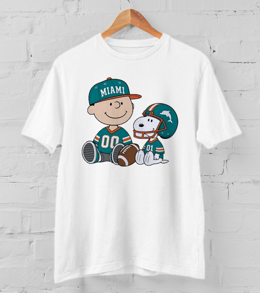 Miami Dolphins Charlie Brown Snoopy Football Fans 00 01 Jersey T-Shirt