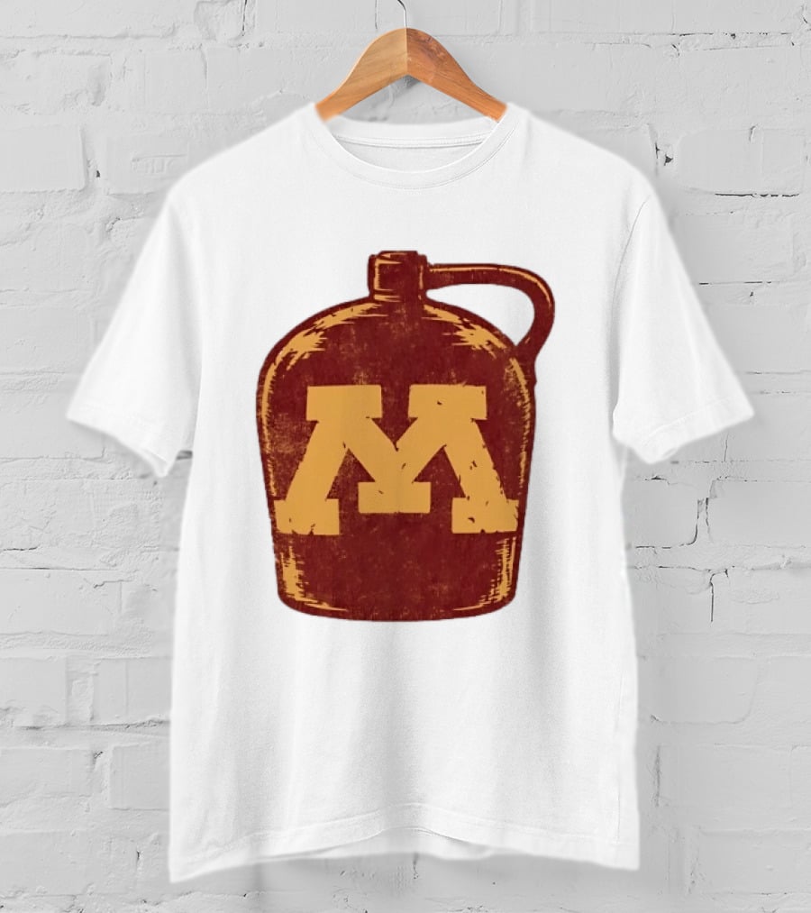 Minnesota Golden Gophers Distressed M Jug T-Shirt