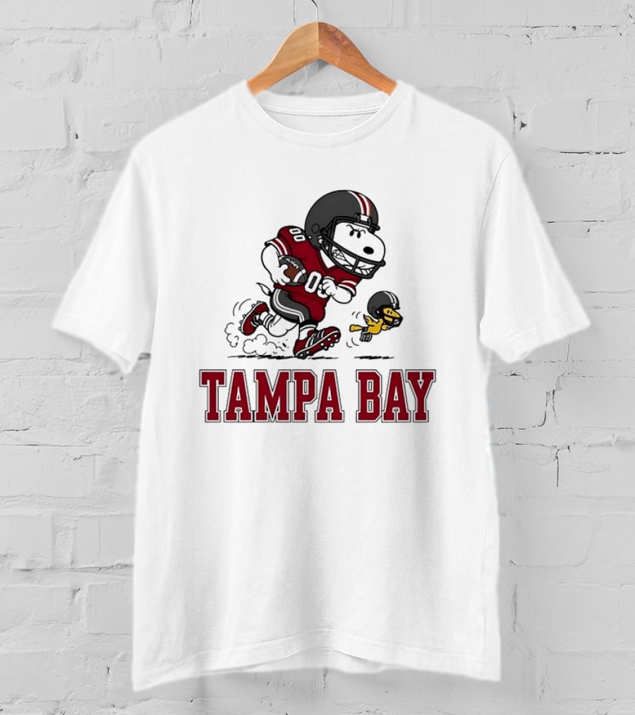 Tampa Bay Buccaneers Snoopy Woodstock Football Collaboration T-Shirt