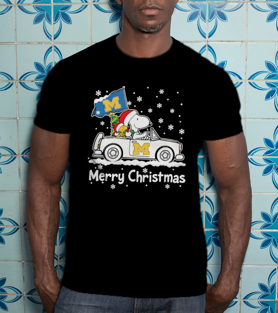 University Of Michigan Wolverines Snoopy Woodstock Christmas Car Flag Snowflakes T-Shirt