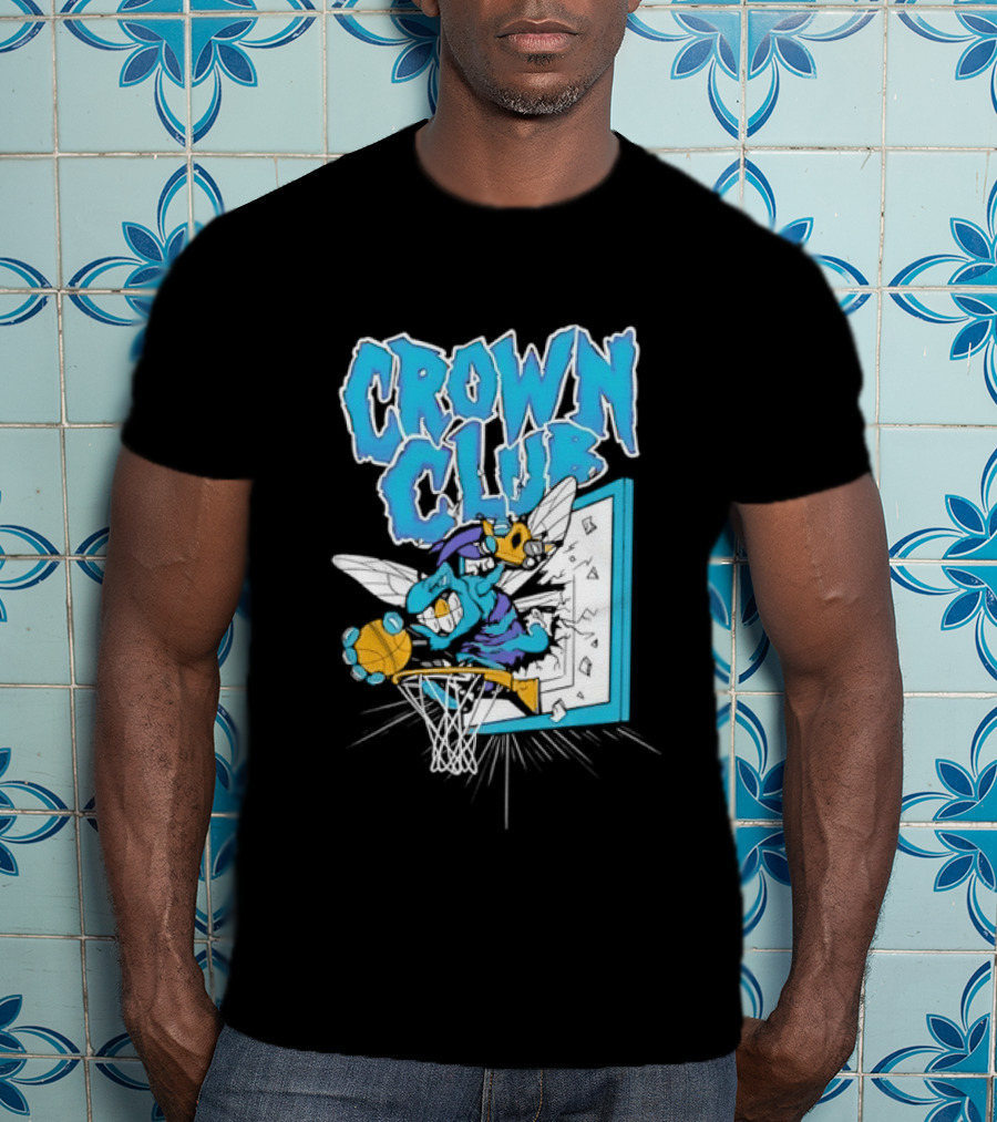 Crown Club Charlotte Hornets Basketball Dunking T-Shirt
