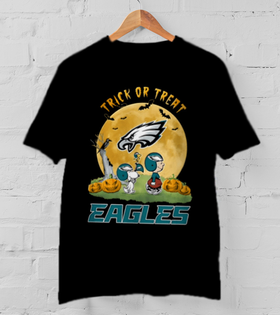 Philadelphia Eagles Trick Or Treat Snoopy Charlie Brown Full Moon Pumpkins T-Shirt