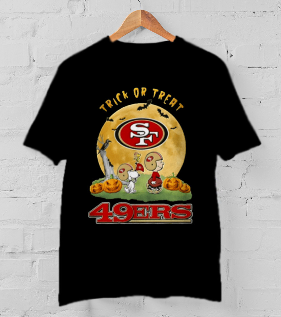 San Francisco 49ers Charlie Brown Trick Or Treat Halloween Peanuts Pumpkin Football T-Shirt
