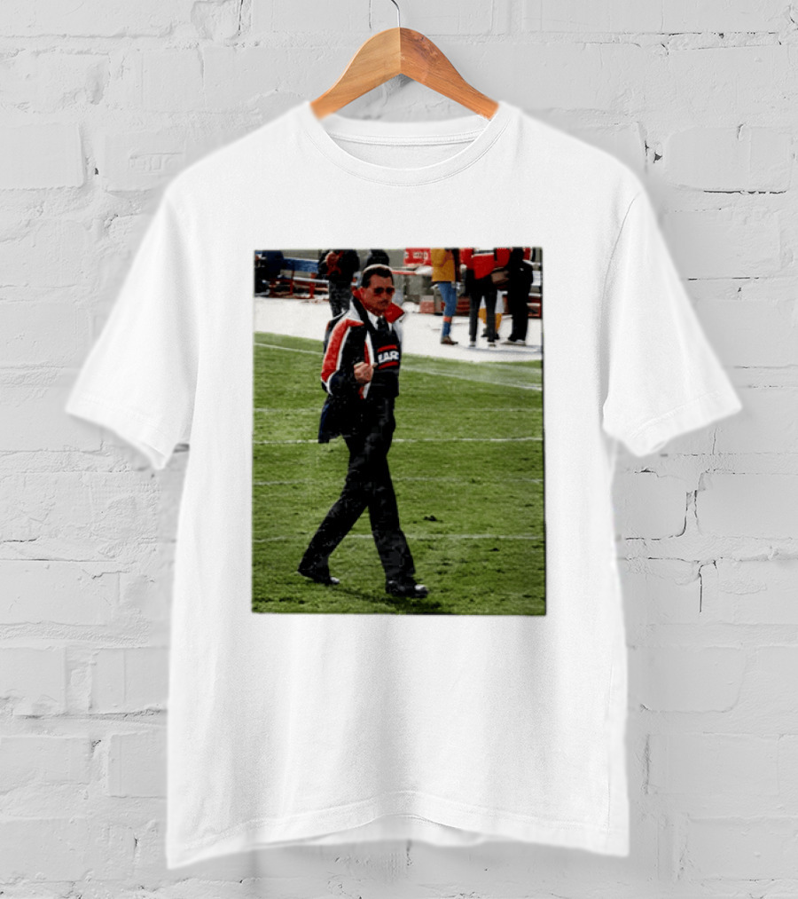 Mike Ditka Chicago Bears Coach Iconic Sideline Moment T-Shirt