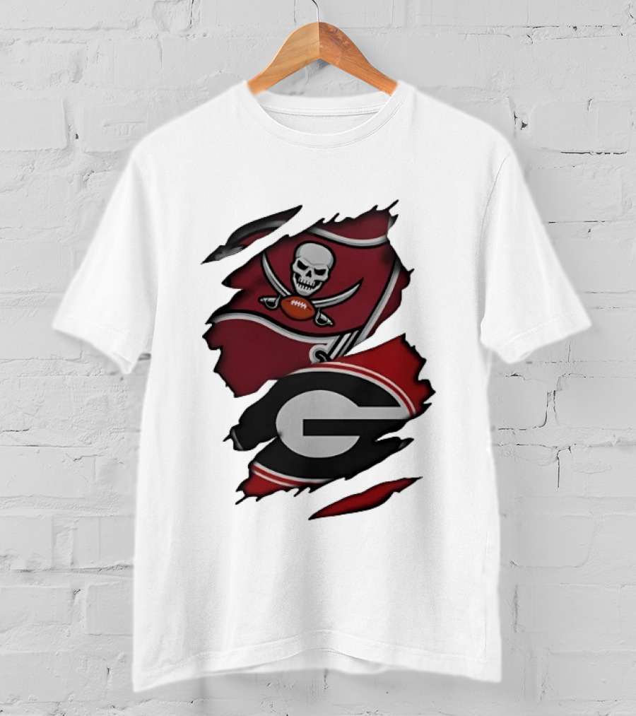 Tampa Bay Buccaneers Georgia Bulldogs Torn Fabric NCAA Collaboration T-Shirt