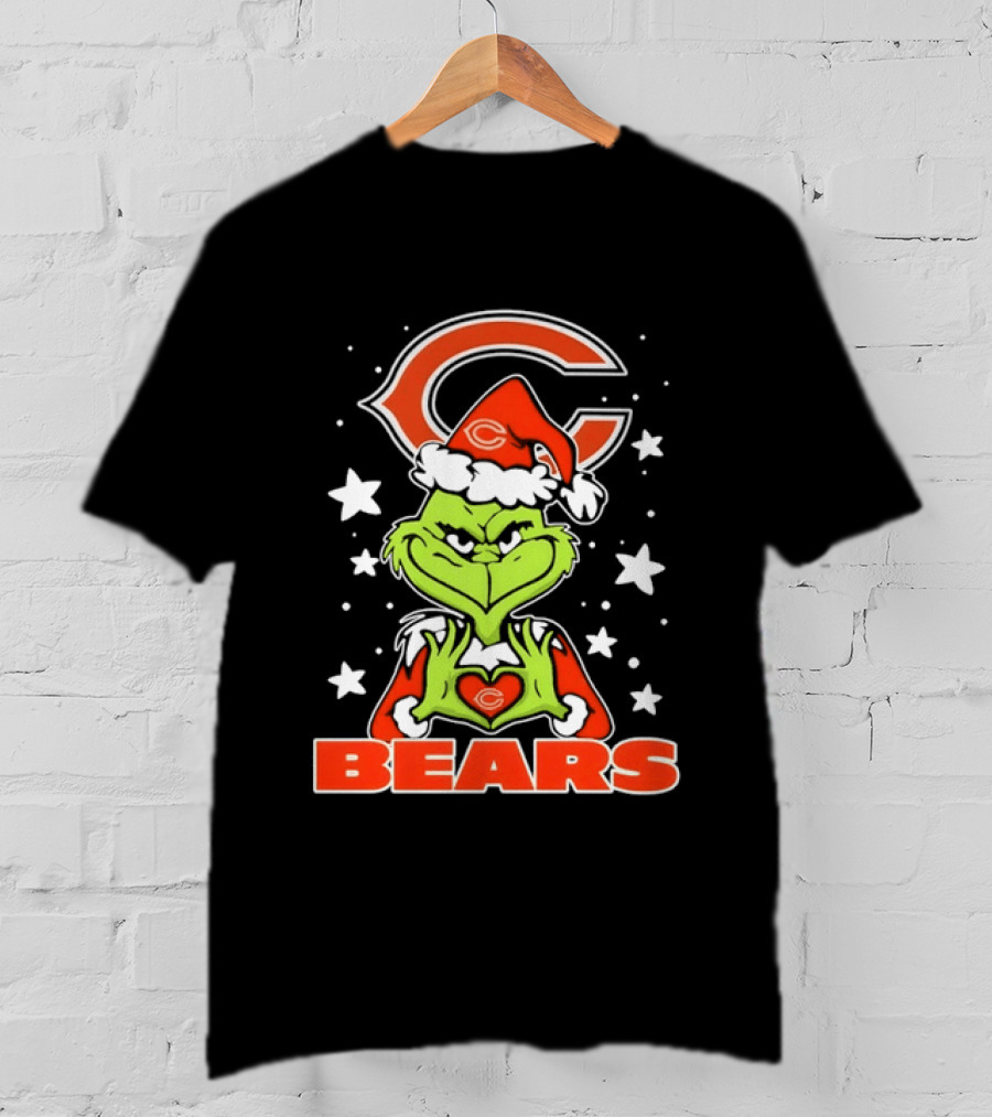 The Grinch Santa Hat Chicago Bears Christmas Holiday Heart Stars T-Shirt
