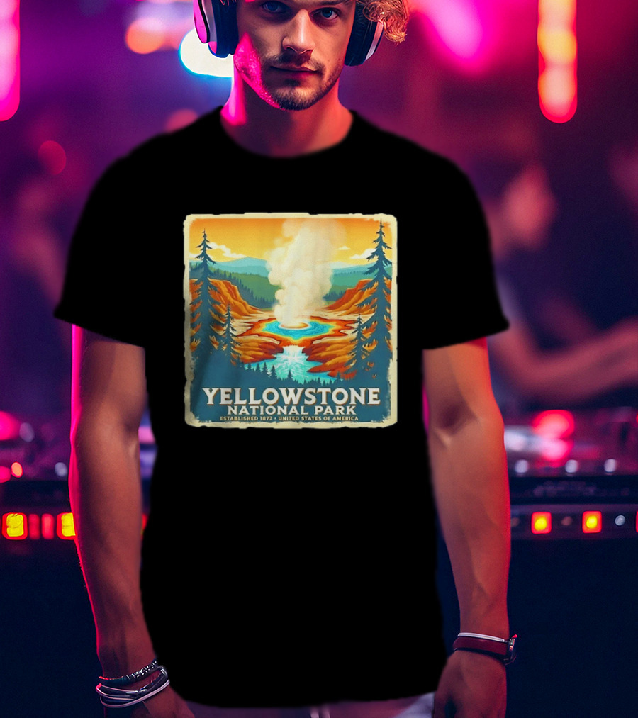 Yellowstone National Park Established 1872 United States Of America T-Shirt