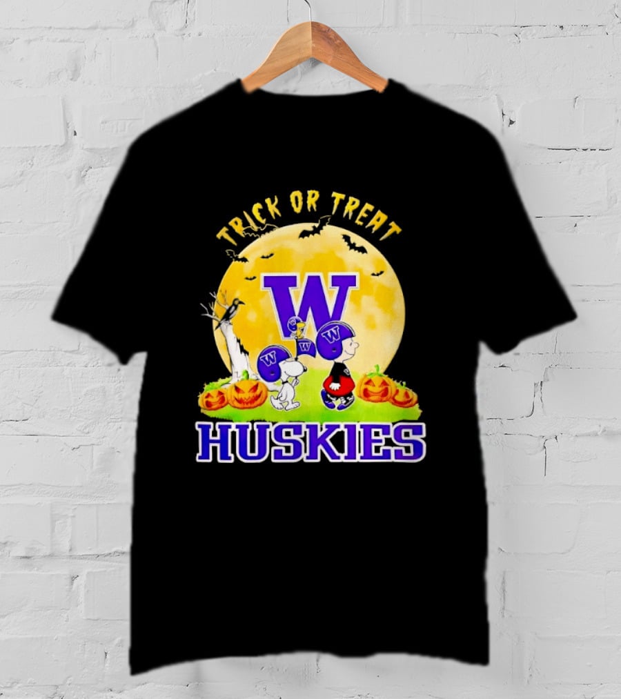 Washington Huskies Trick Or Treat Charlie Brown And Snoopy Halloween T-Shirt