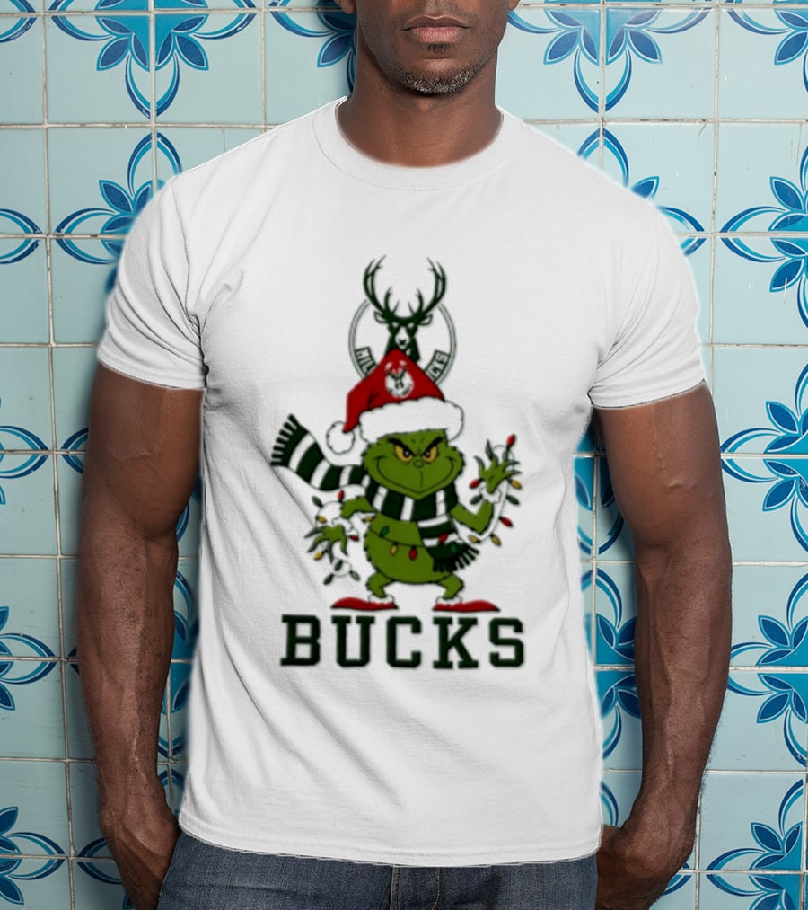 Milwaukee Bucks Grinch Christmas 2026 Heart Hands T-Shirt