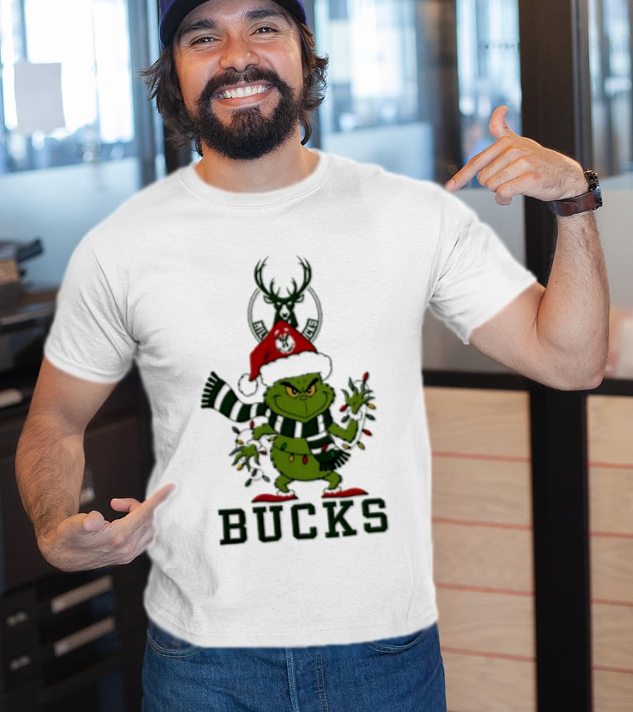 Milwaukee Bucks Grinch Christmas 2026 Heart Hands T-Shirt