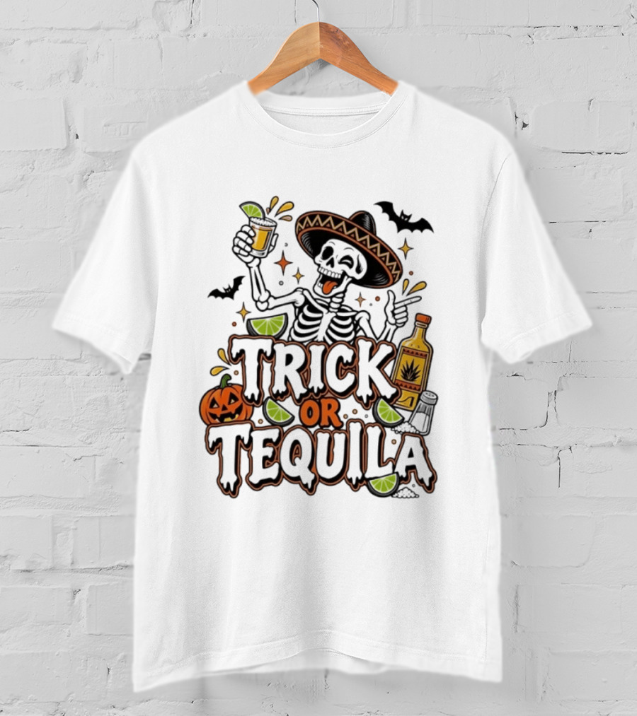 Trick Or Tequila Skeleton Sombrero Halloween Party Pumpkin Bats Lime T-Shirt