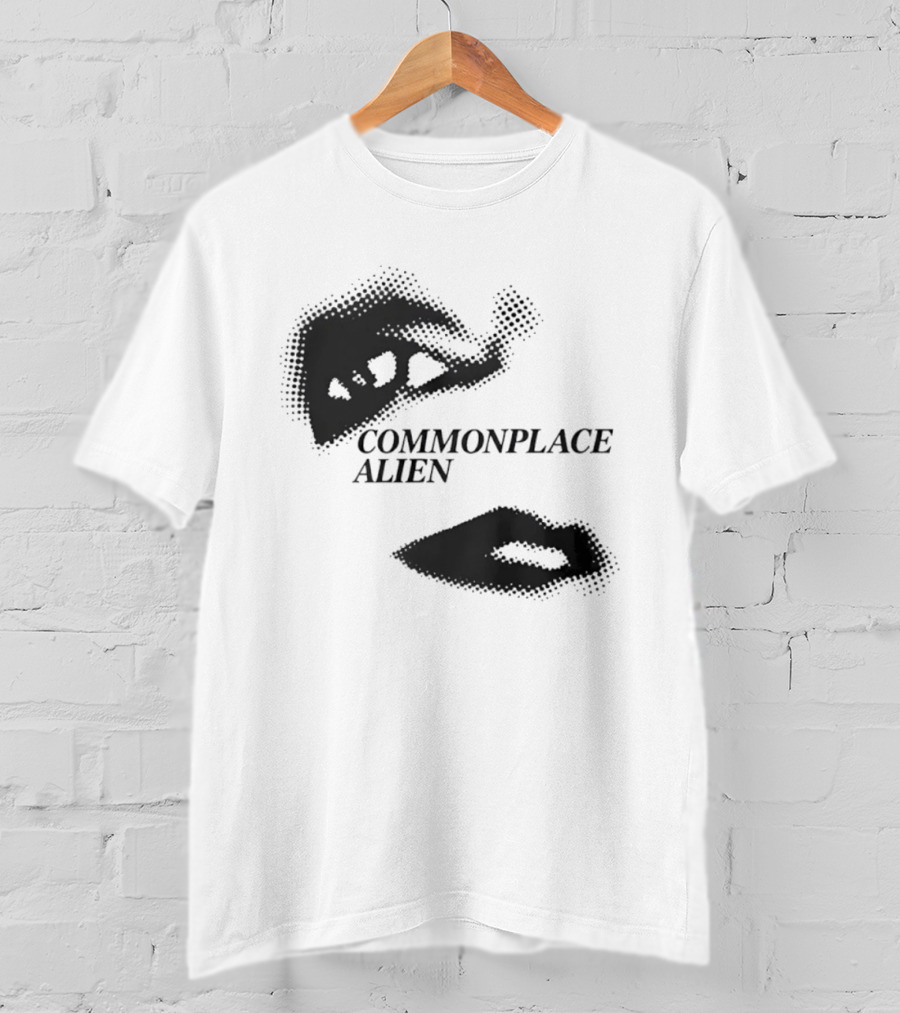 Commonplace Alien Halftone Lips Minimalist T-Shirt