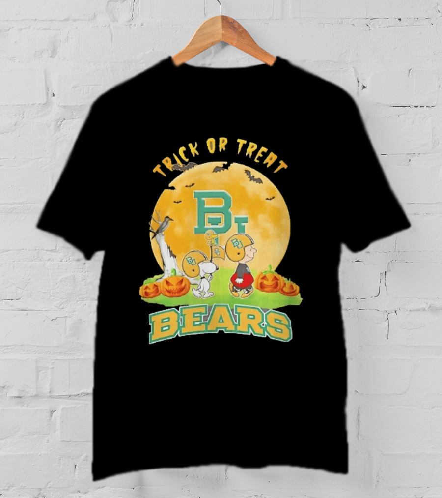 Charlie Brown Snoopy Woodstock Baylor Bears Trick Or Treat Halloween Moon T-Shirt