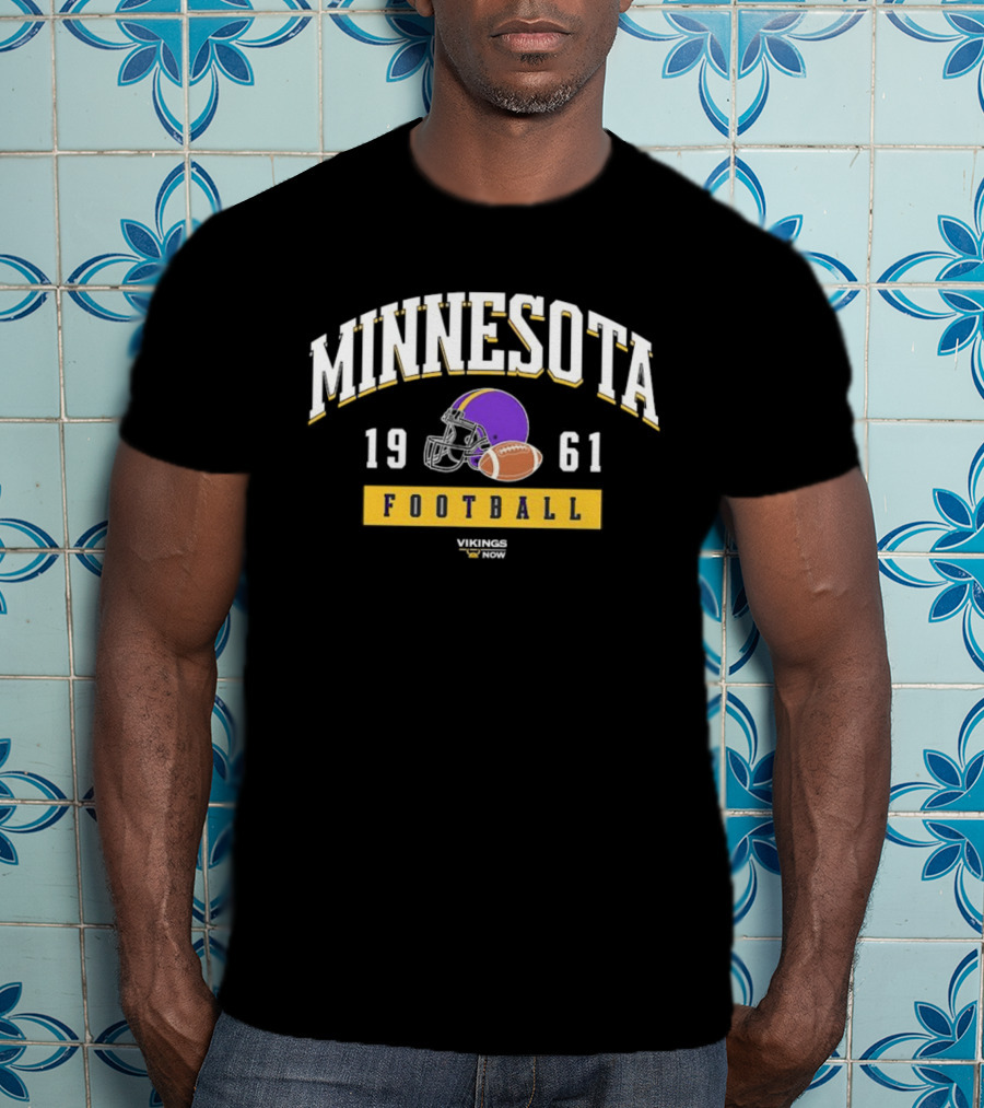 Minnesota Vikings Football 1961 Helmet T-Shirt