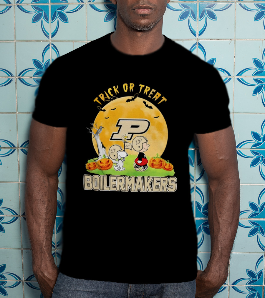 Purdue Boilermakers Snoopy Charlie Brown Woodstock Halloween Moon Trick Or Treat T-Shirt