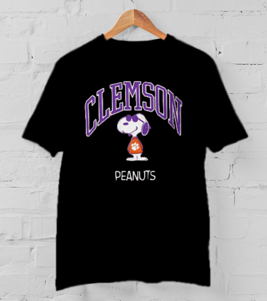 Clemson Tigers Snoopy Peanuts NCAA Football Sunglasses T-Shirt