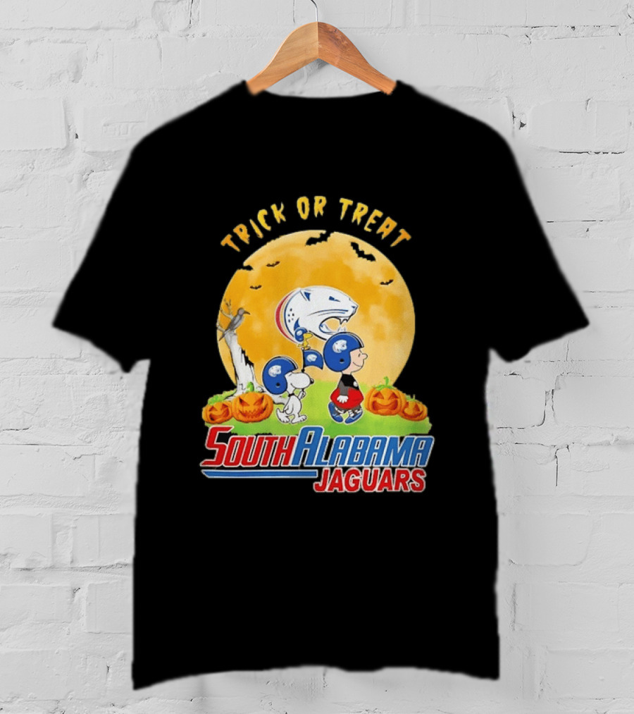 South Alabama Jaguars Snoopy Charlie Brown Woodstock Trick Or Treat Halloween Moon T-Shirt