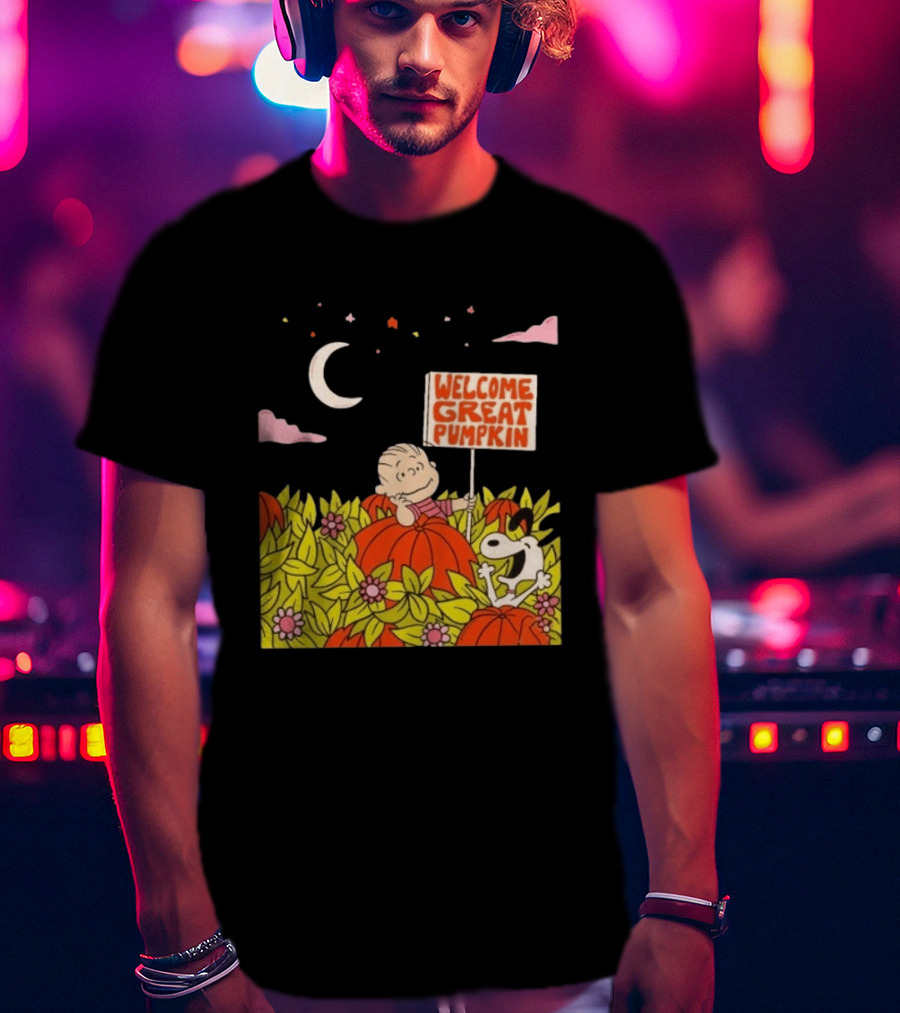 Linus And Snoopy Welcome Great Pumpkin Peanuts Moonlit Patch T-Shirt