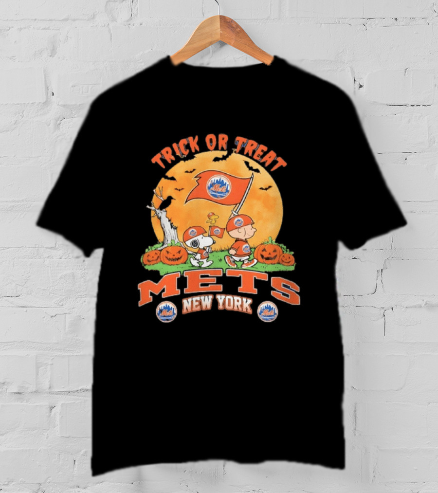 New York Mets Peanuts Trick Or Treat Halloween Snoopy Charlie Brown Pumpkin T-Shirt