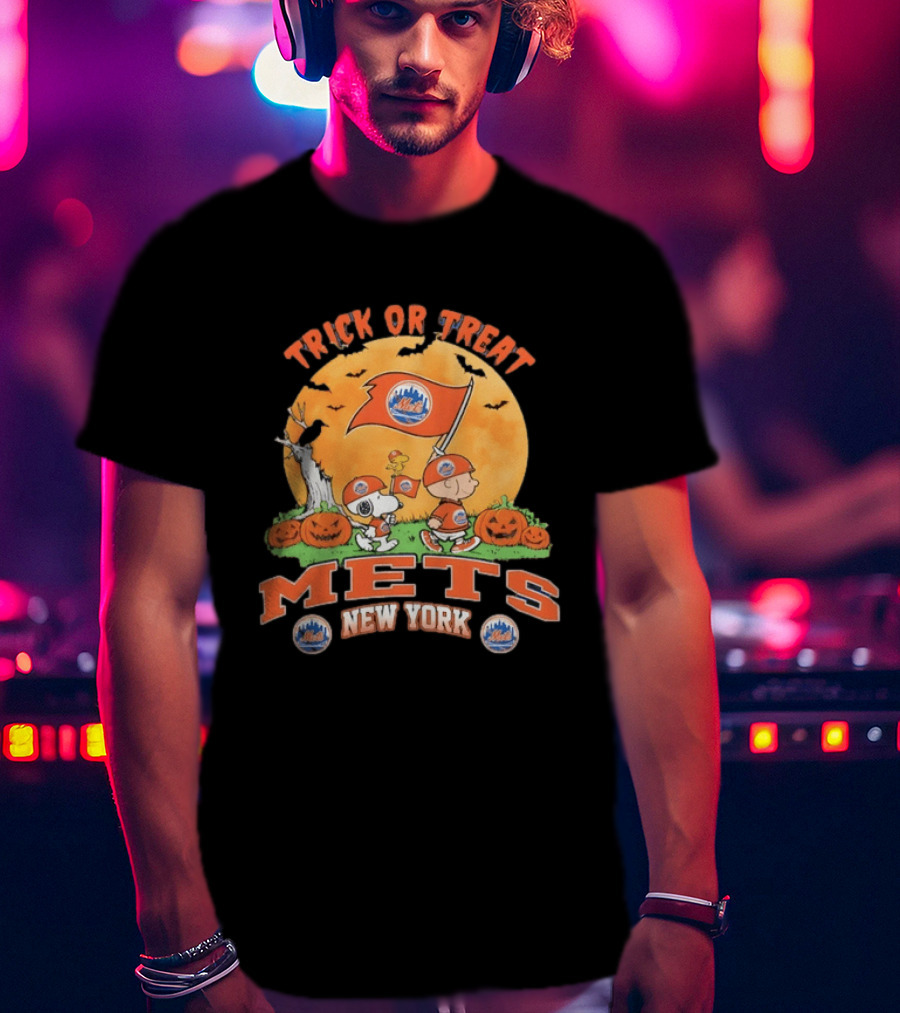New York Mets Peanuts Trick Or Treat Halloween Snoopy Charlie Brown Pumpkin T-Shirt