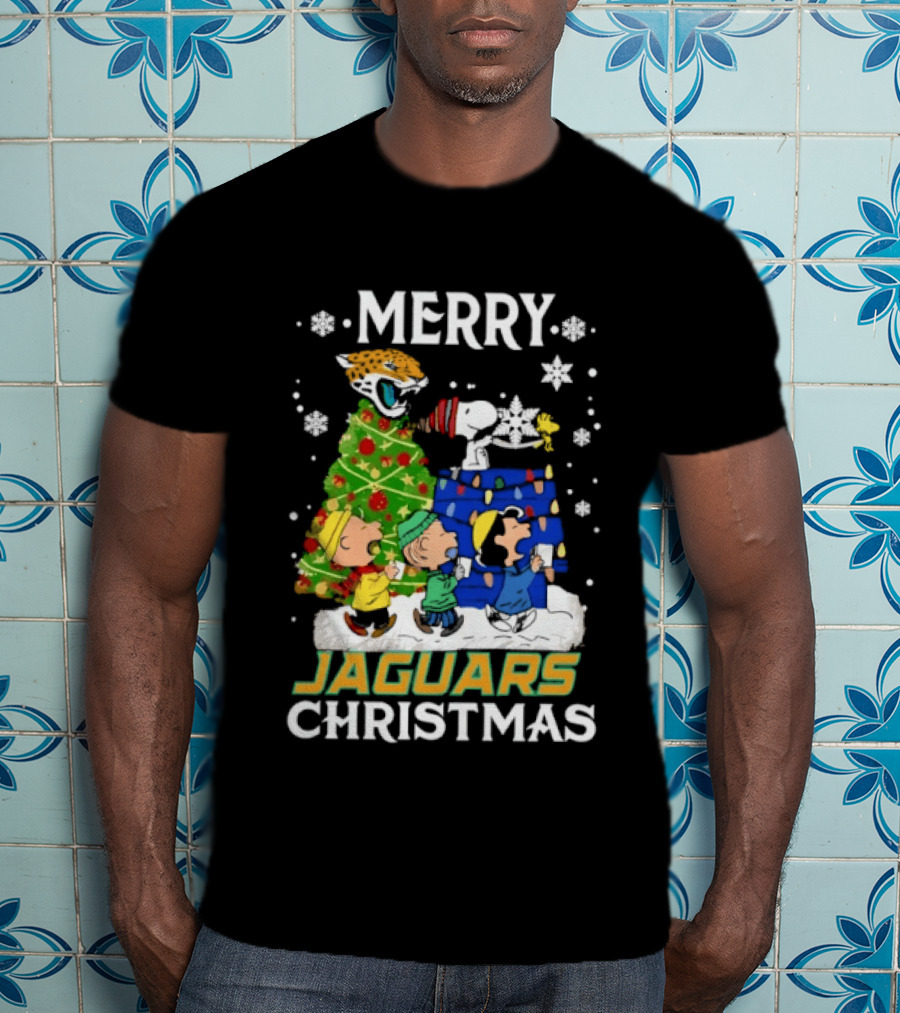 Peanuts Merry Jaguars Christmas Charlie Brown Snoopy Tree T-Shirt