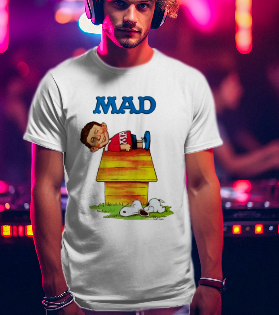 Alfred E Neuman MAD Magazine Snoopy Doghouse October 1970 T-Shirt