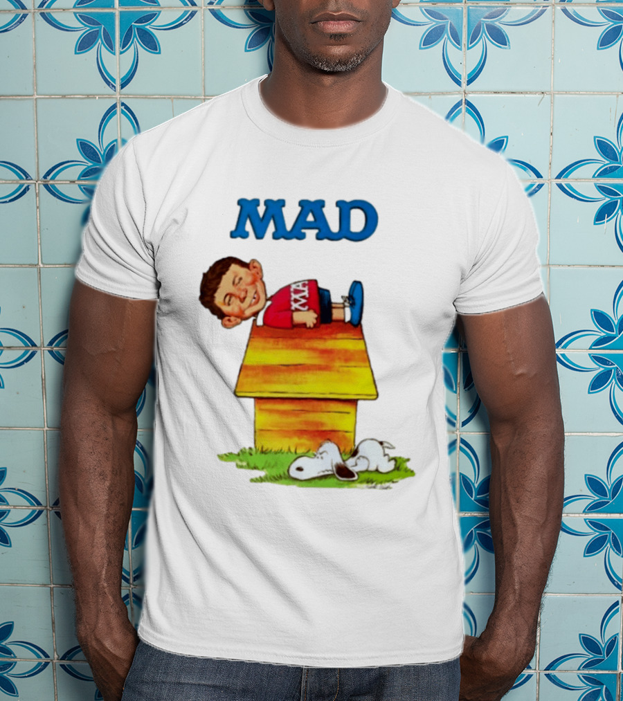 Alfred E Neuman MAD Magazine Snoopy Doghouse October 1970 T-Shirt