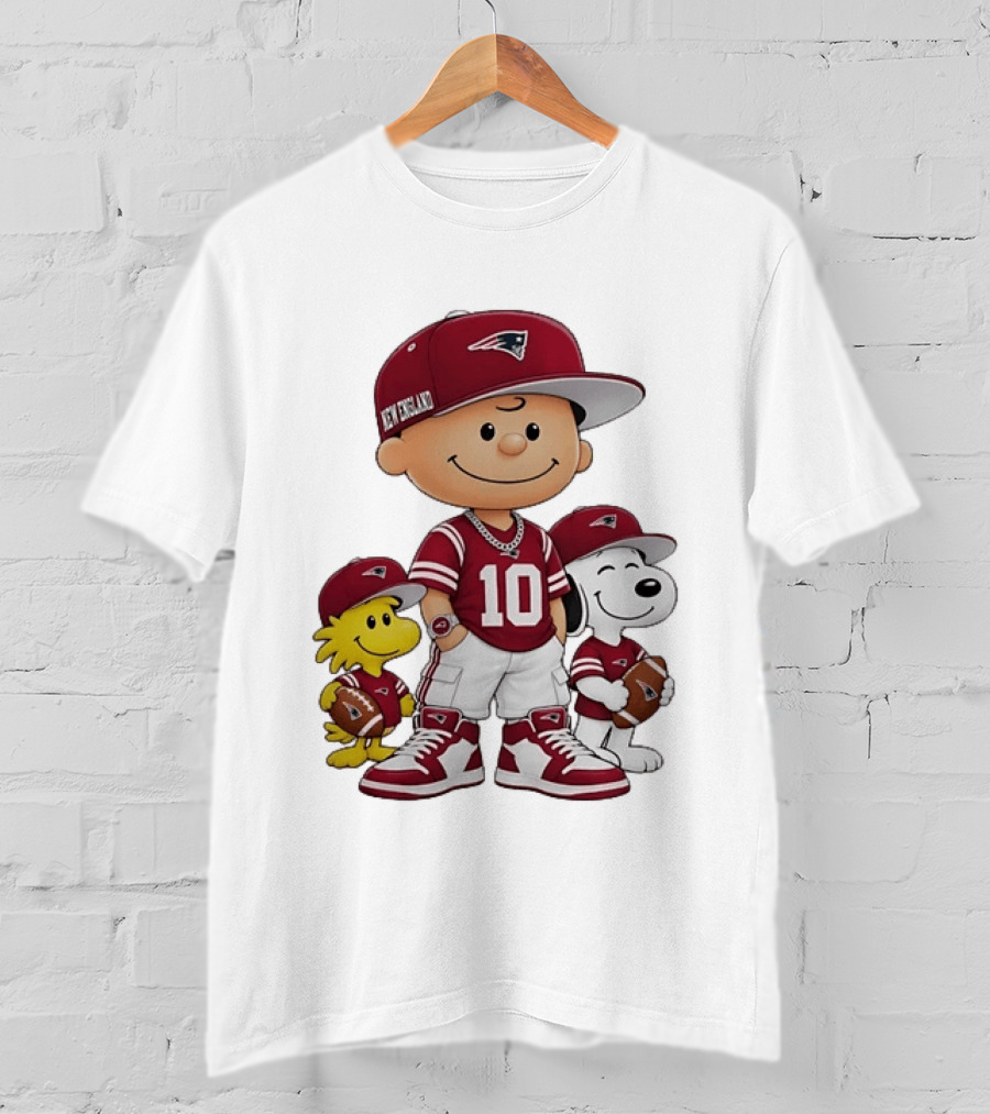Patriots Charlie Brown Woodstock Snoopy Number 10 Football Fans T-Shirt