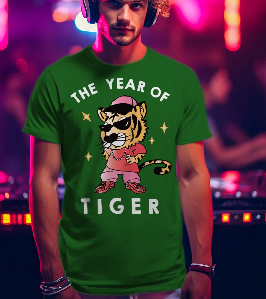 THE YEAR OF TIGER Hip Hop Style Cartoon Tiger Wearing Sunglasses And Chain T-Shirt