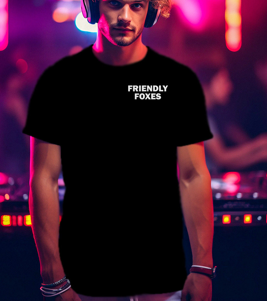 FRIENDLY FOXES Jackal Cakes T-Shirt