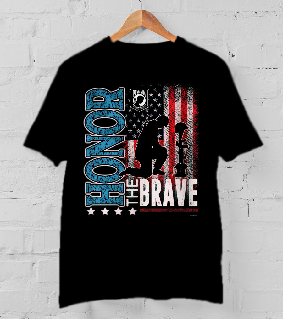 Honor The Brave POW-MIA American Flag Soldier Kneeling Memorial T-Shirt