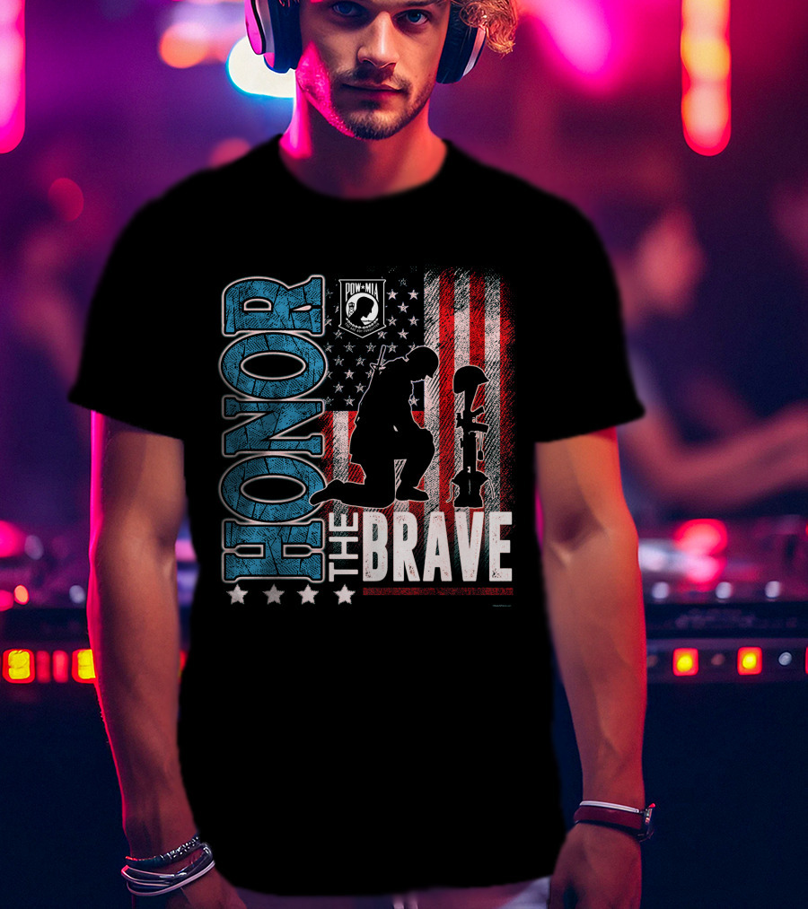 Honor The Brave POW-MIA American Flag Soldier Kneeling Memorial T-Shirt