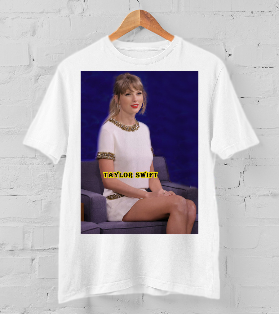 TAYLOR SWIFT Fans Theory About Actress In 10-Minute 'All Too Well' T-Shirt