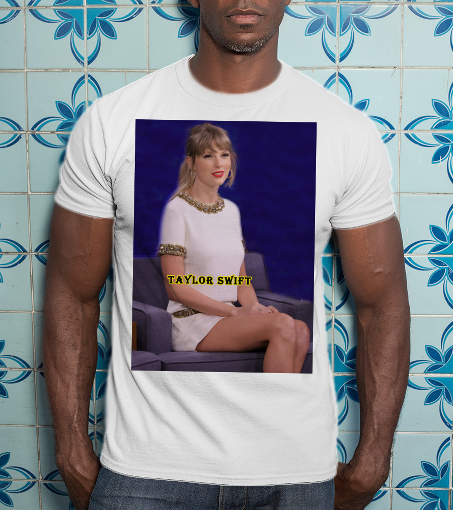 TAYLOR SWIFT Fans Theory About Actress In 10-Minute 'All Too Well' T-Shirt