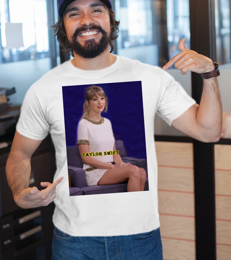 TAYLOR SWIFT Fans Theory About Actress In 10-Minute 'All Too Well' T-Shirt