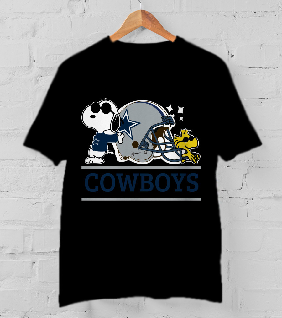 Snoopy Joe Cool Woodstock Dallas Cowboys Helmet Mashup T-Shirt
