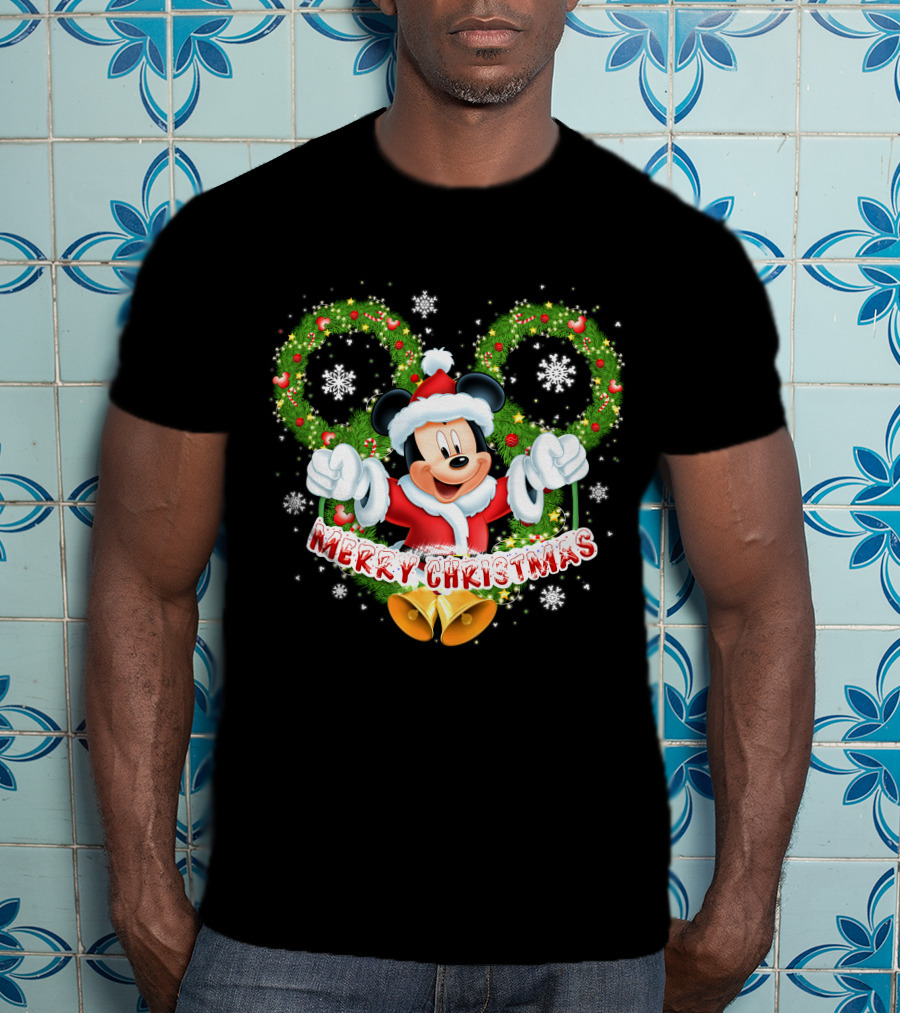 Mickey Mouse Merry Christmas Wreaths And Snowflakes T-Shirt