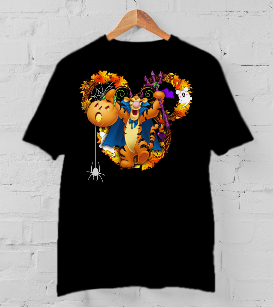 Tigger Halloween Wreath With Pumpkin And Spider Decorations T-Shirt