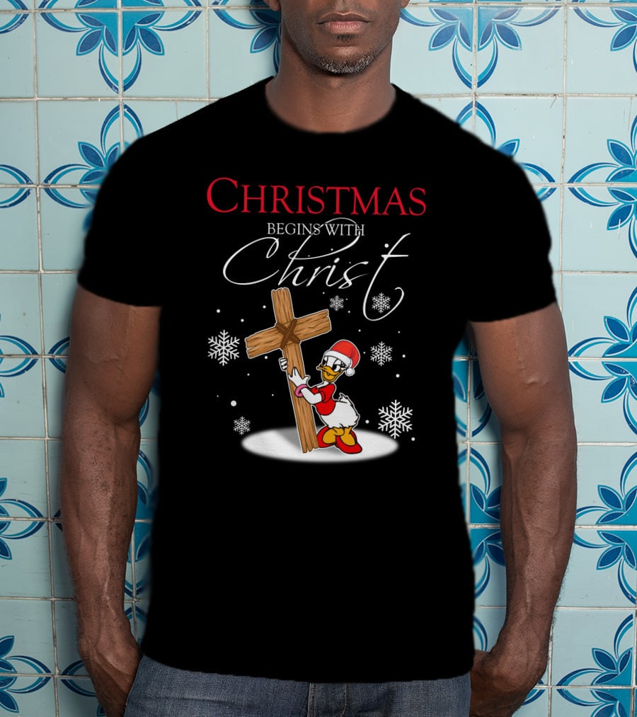 Christmas Begins With Christ Снежинки Крест Рождественский Утка Красный Колпак Носкиobos Отobwhat T-Shirt
