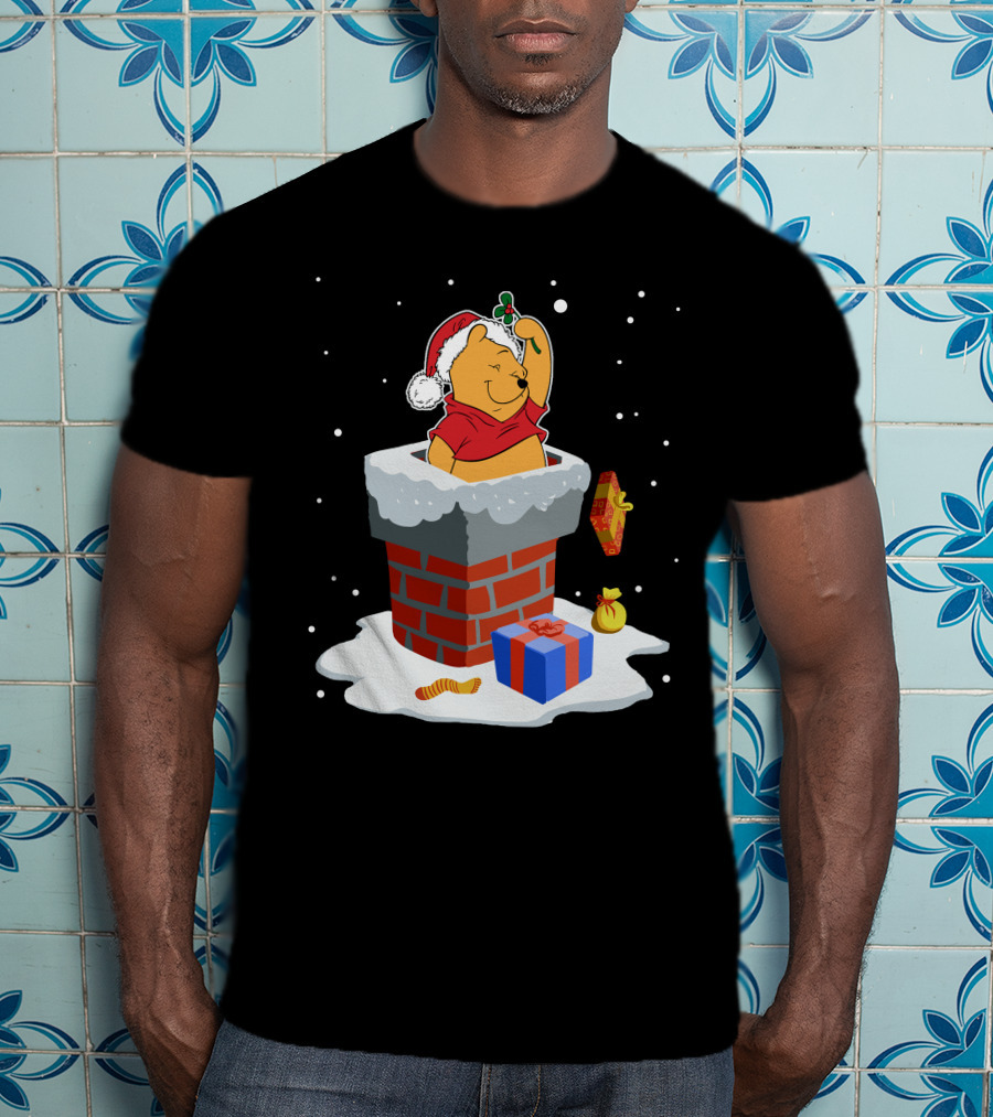 Pooh Chimney Santa Hat Holiday Mistletoe T-Shirt