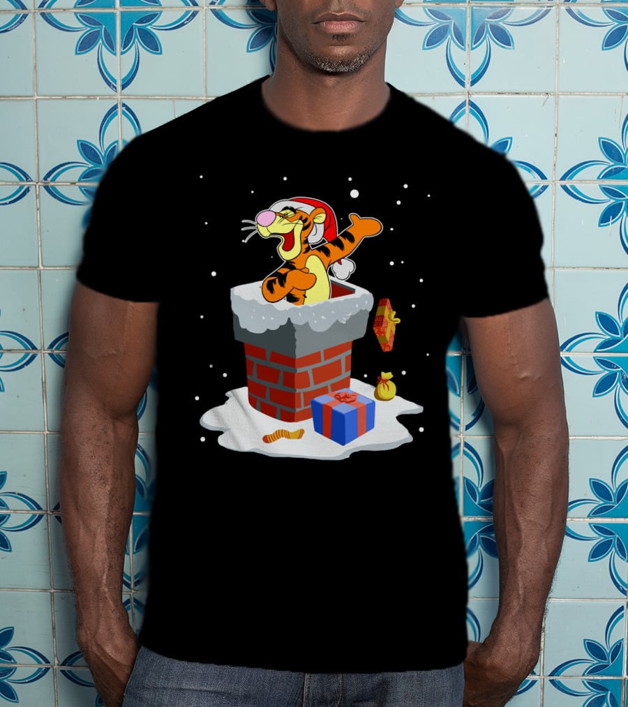 Tigger Santa Christmas Chimney Holiday Scene T-Shirt