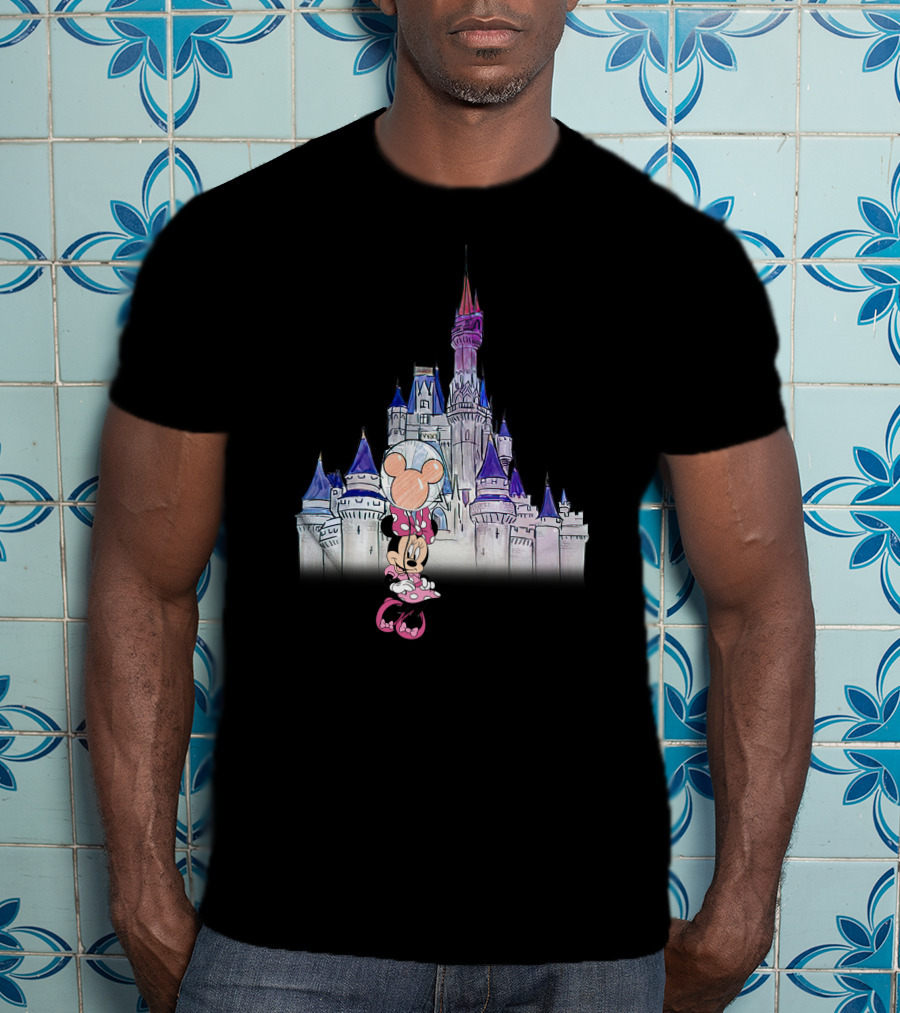 Minnie Mouse In Front Of Disney Castle T-Shirt