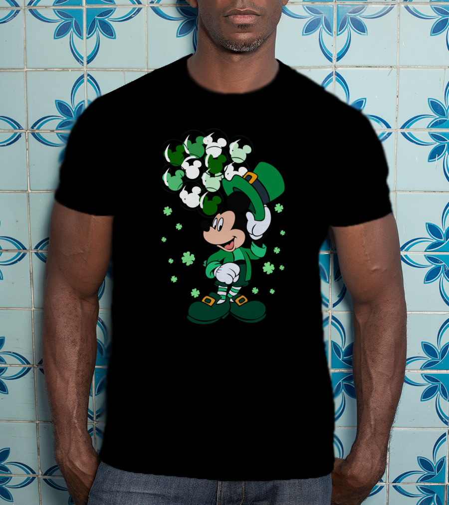 Mickey Mouse St Patrick's Day Celebration With Leprechaun Outfit And Shamrock Balloons T-Shirt