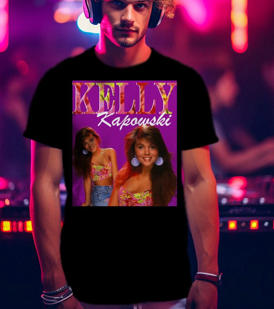 Kelly Kapowski Saved By The Bell 90s Iconic Style Retro Vibes T-Shirt