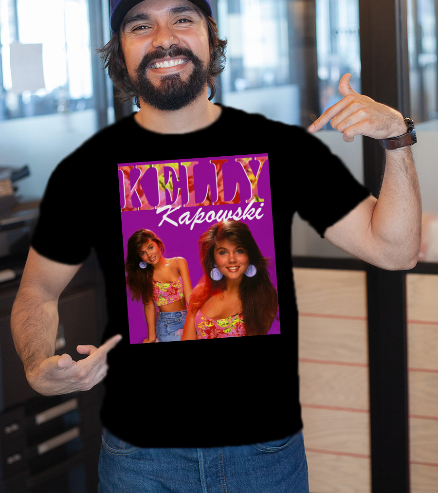 Kelly Kapowski Saved By The Bell 90s Iconic Style Retro Vibes T-Shirt
