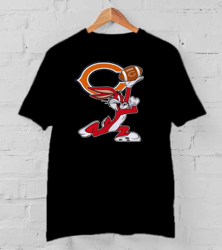 Chicago Bears Looney Tunes Bugs Bunny Football T-Shirt