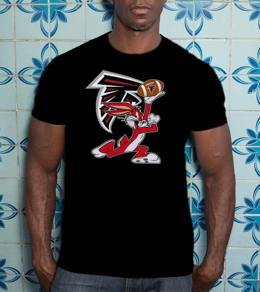 Atlanta Falcons Bugs Bunny Holding Football T-Shirt